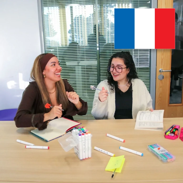 Estudiantes en clase de francés